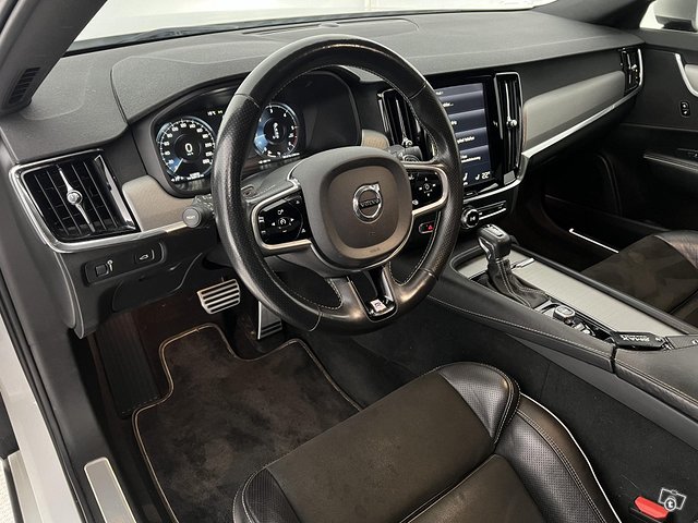 Volvo S90 13