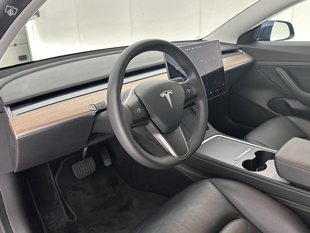 Tesla Model 3 12