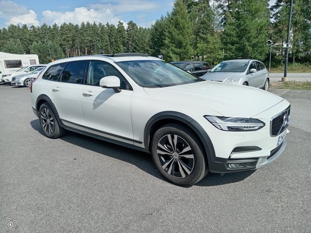 Volvo V90 Cross Country