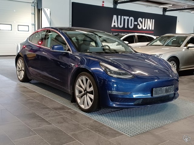 TESLA Model 3, kuva 1