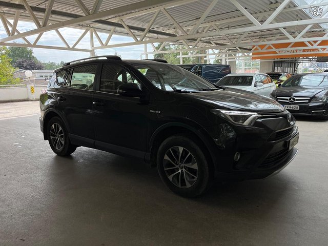 Toyota RAV4, kuva 1