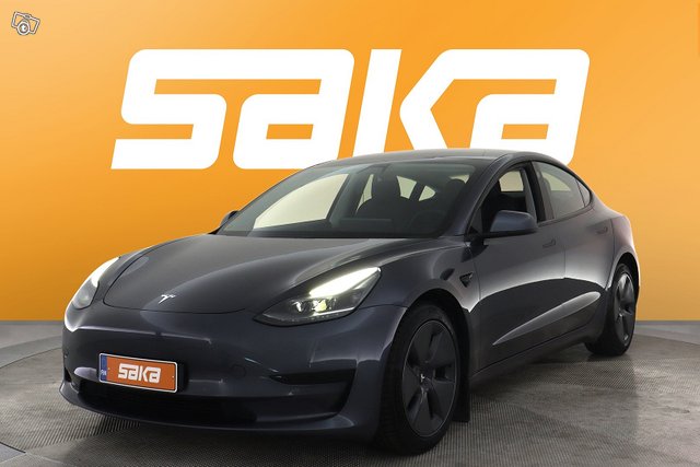 Tesla Model 3 4