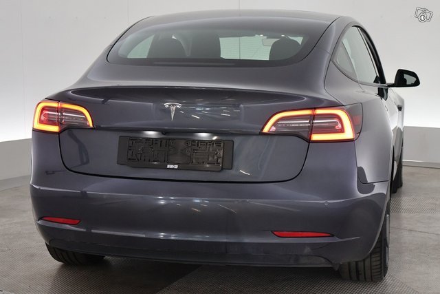 Tesla Model 3 10