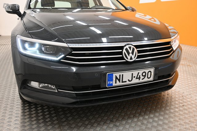 Volkswagen Passat 10