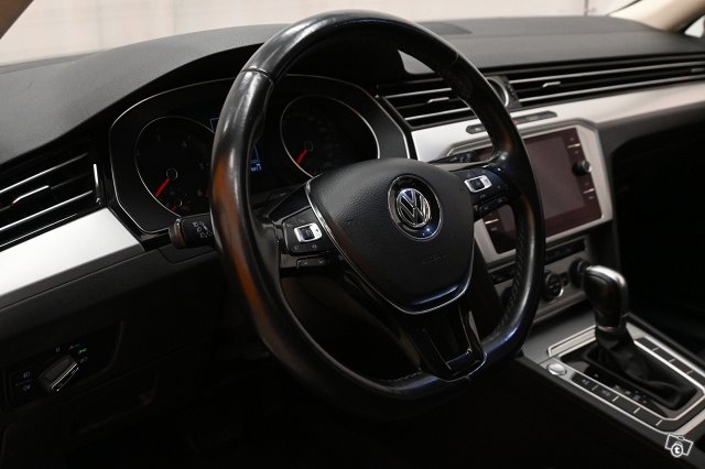 Volkswagen Passat 16