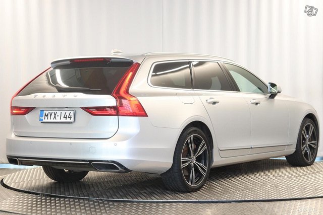 Volvo V90 4