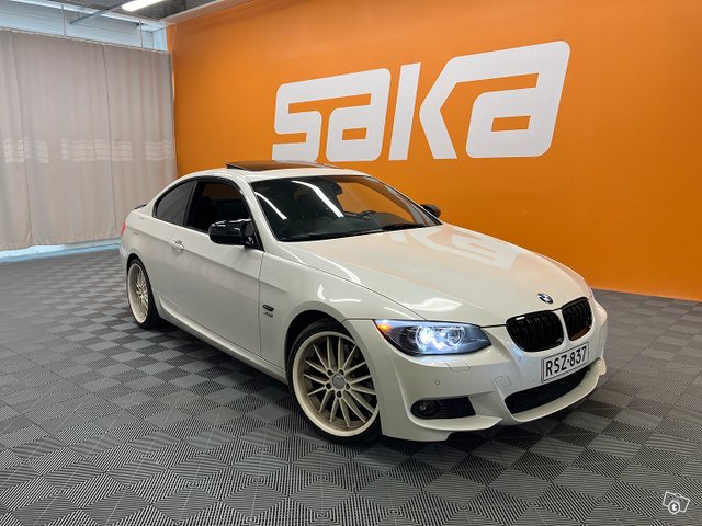 BMW 330, kuva 1