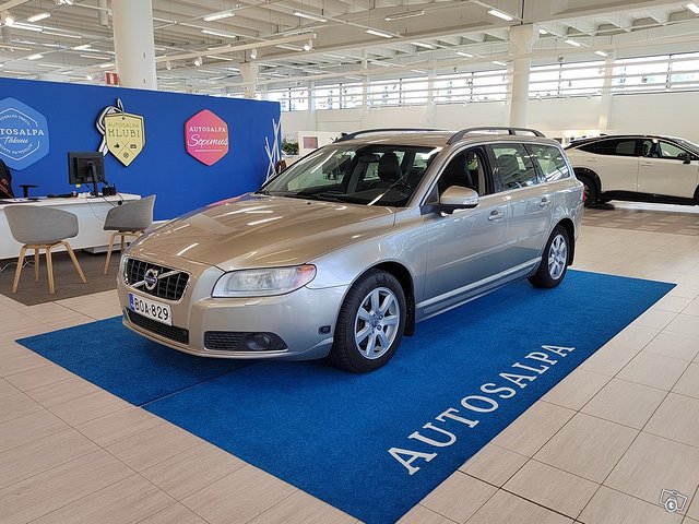 VOLVO V70, kuva 1