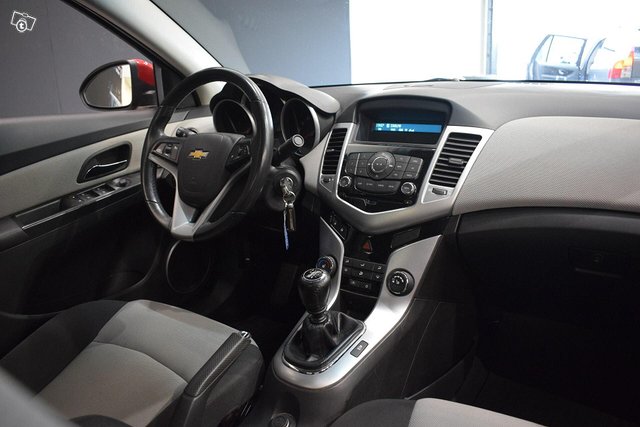 Chevrolet Cruze 8