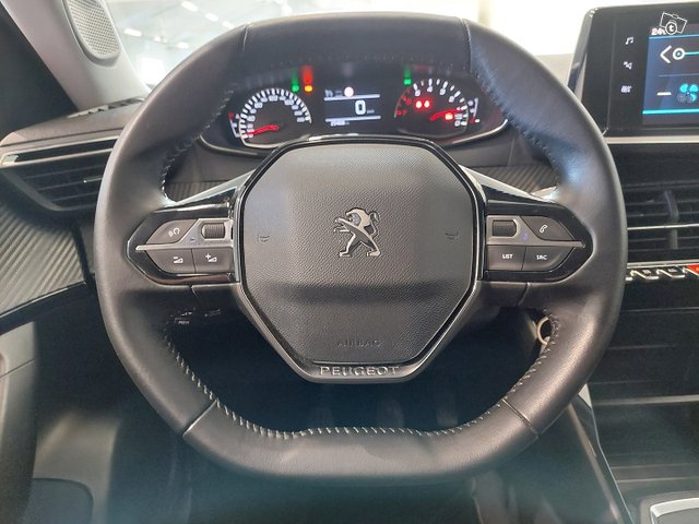 Peugeot 2008 13