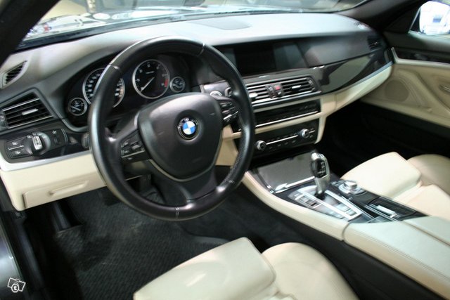 BMW 525 9