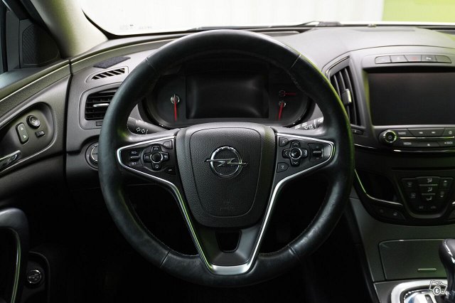 Opel Insignia 9