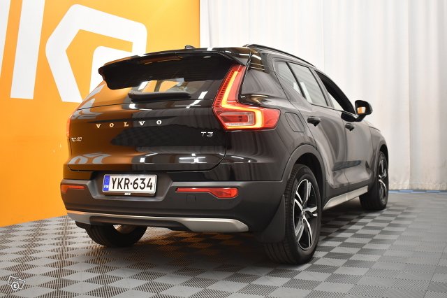 Volvo XC40 8