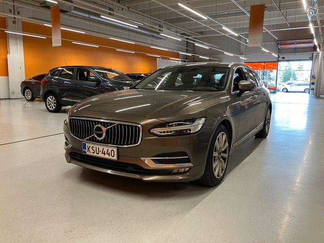 Volvo V90