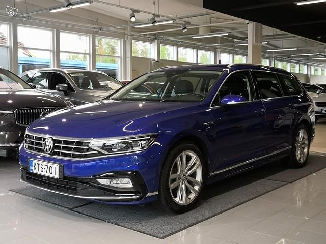 VOLKSWAGEN Passat