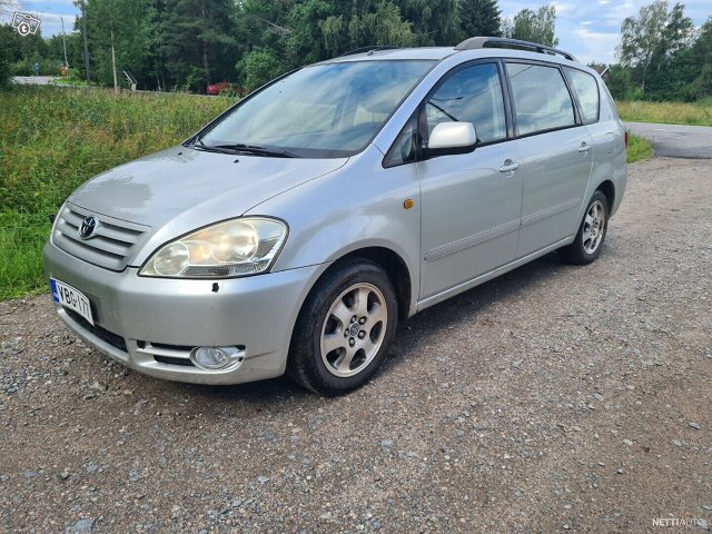 Toyota Avensis Verso