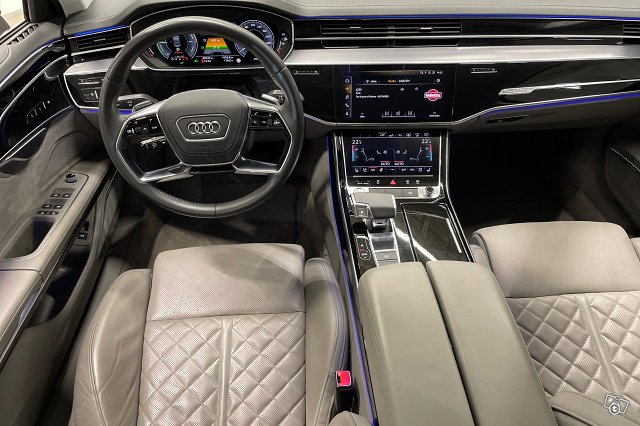 AUDI A8 7