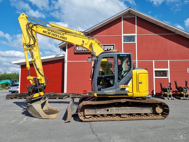 New Holland E140CSR, kuva 1