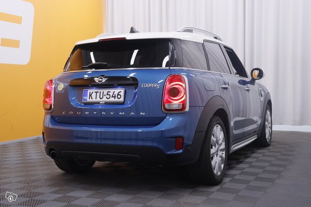 Mini Countryman 8