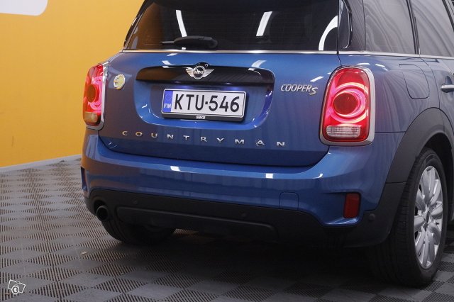 Mini Countryman 9