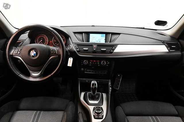 BMW X1 13