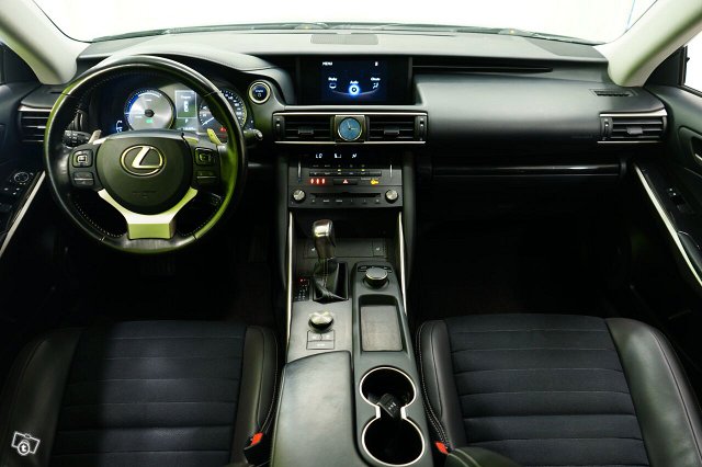 Lexus IS 6