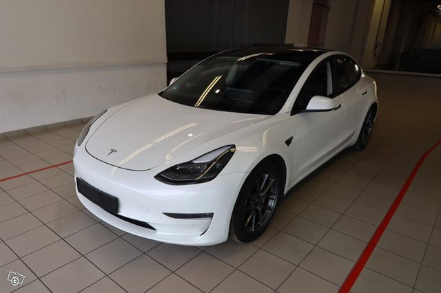 Tesla Model 3, kuva 1