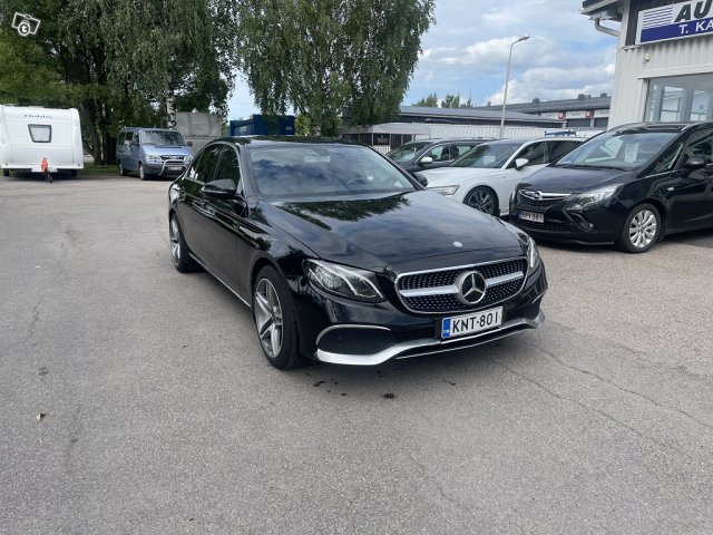 Mercedes-Benz E 220 D