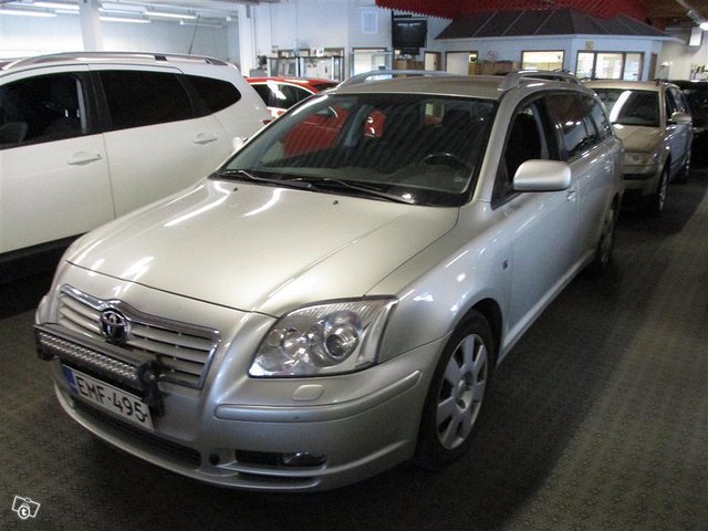 Toyota Avensis 1