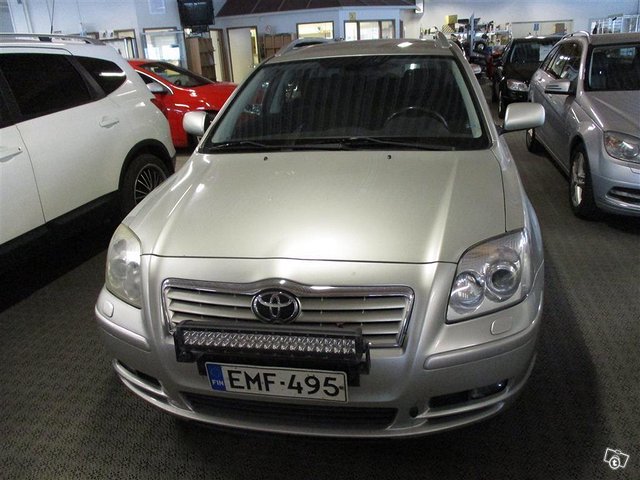 Toyota Avensis 4