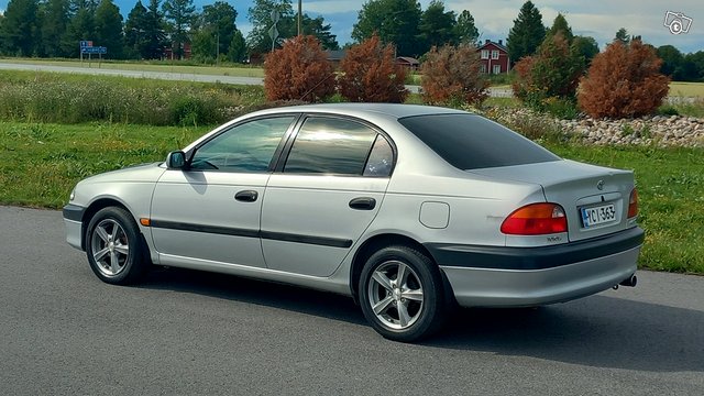 Toyota Avensis 3