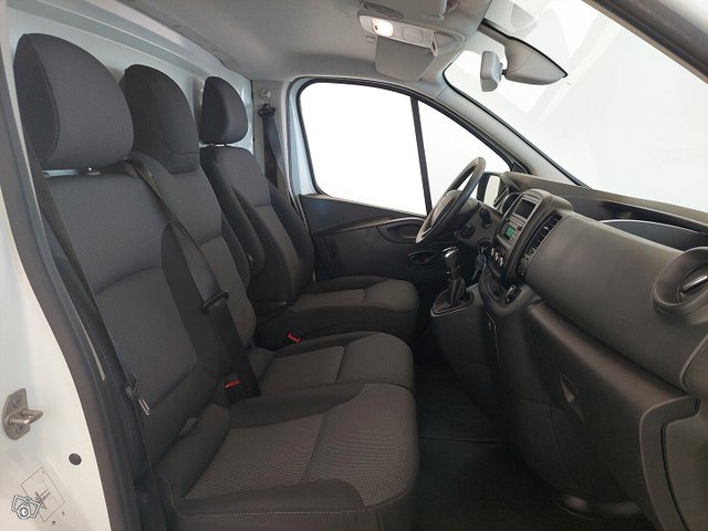 Renault Trafic 16