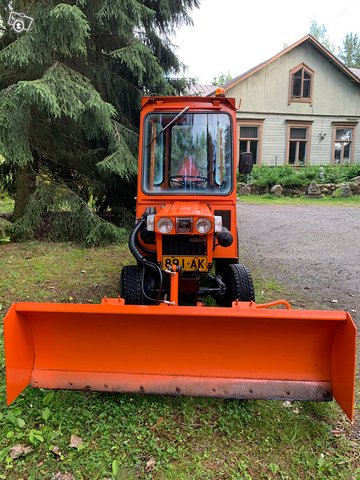 Kubota pientraktori 3