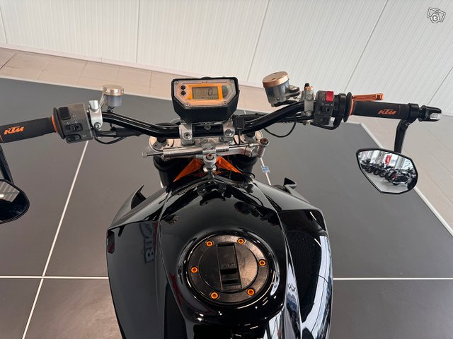 KTM 990 9