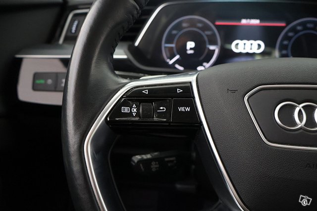 Audi E-tron 18