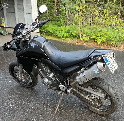 Yamaha XT660X 3