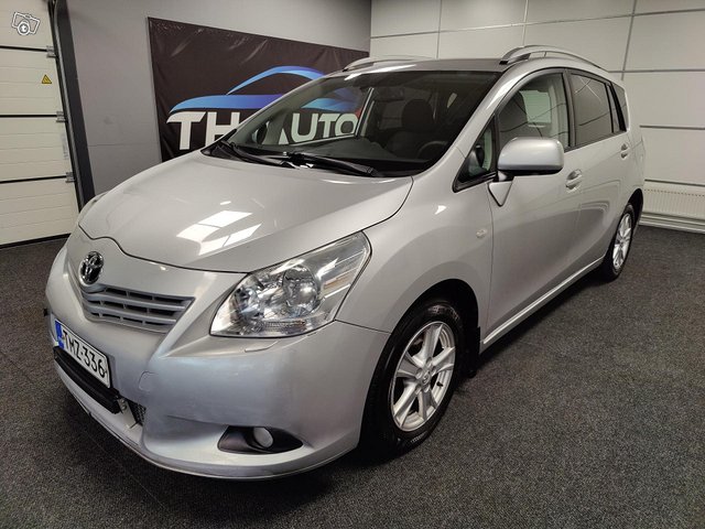 Toyota Verso 1