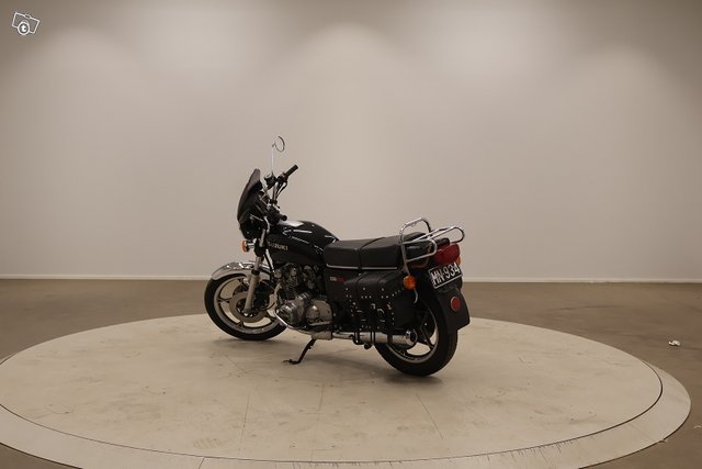 Suzuki GS500 5