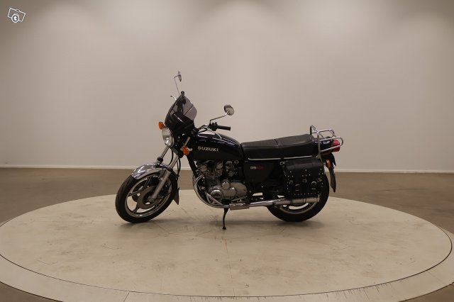 Suzuki GS500 6