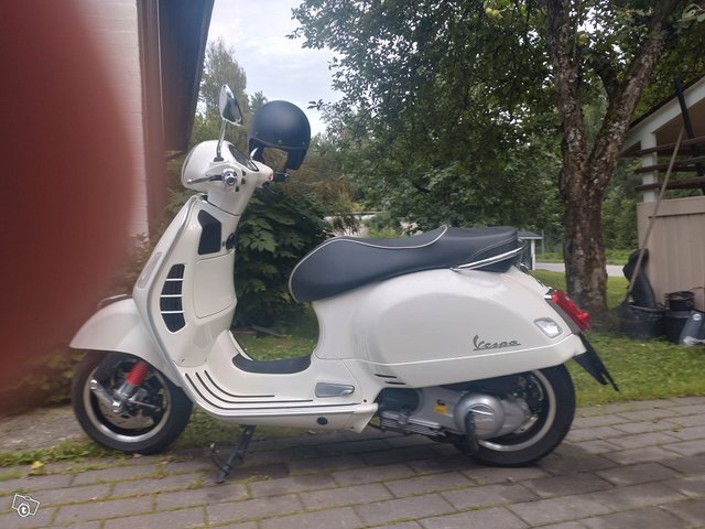 Vespa GTS Super 1