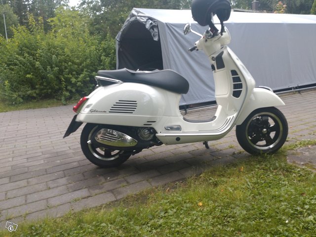 Vespa GTS Super 2