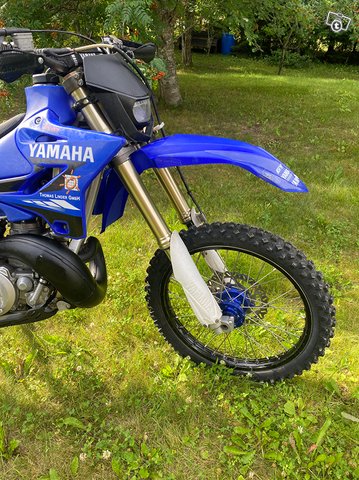 Yamaha YZ250 valkokilpi 4