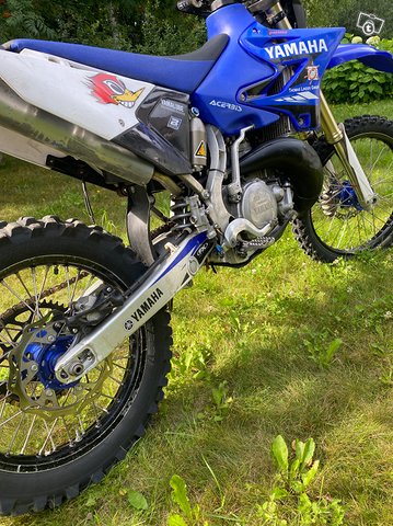 Yamaha YZ250 valkokilpi 5