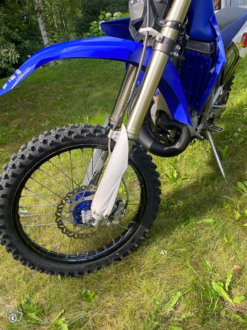 Yamaha YZ250 valkokilpi 6