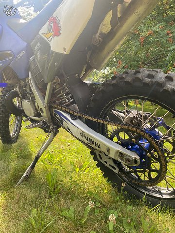 Yamaha YZ250 valkokilpi 8