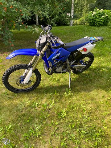 Yamaha YZ250 valkokilpi 9