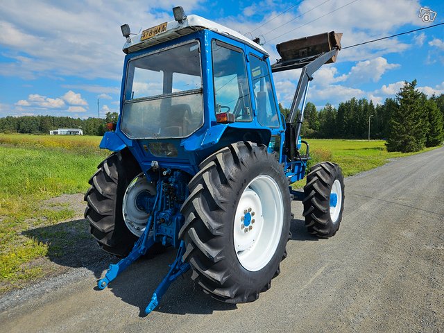 Ford 6610 4x4 etukuormaajalla 22