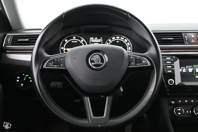 Skoda Superb 19