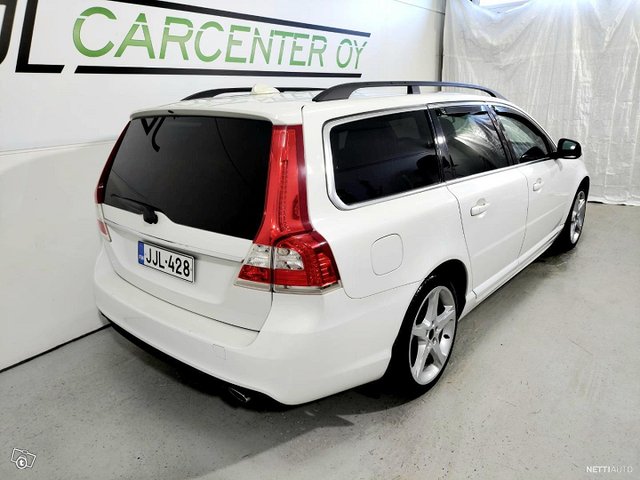 Volvo V70 3