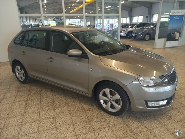 SKODA RAPID 6